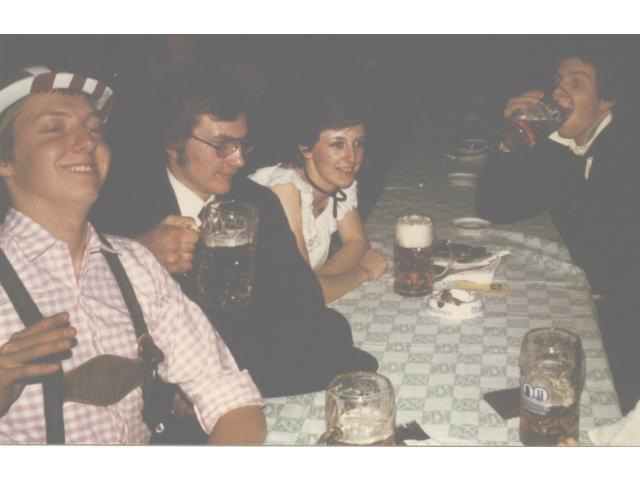 Lade Bild...